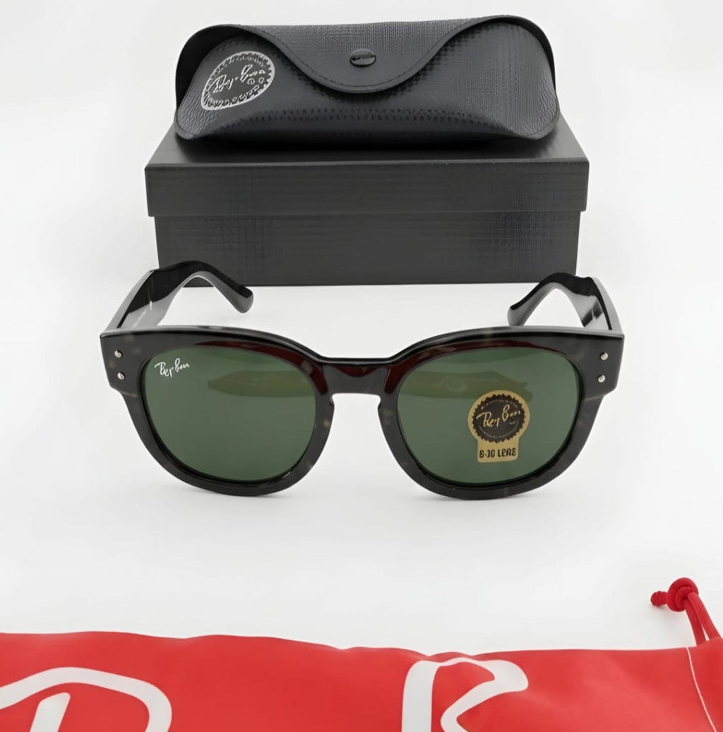 Ray-Ban Mega Wayfarer: La Reinvención Audaz de un Ícono Clásico