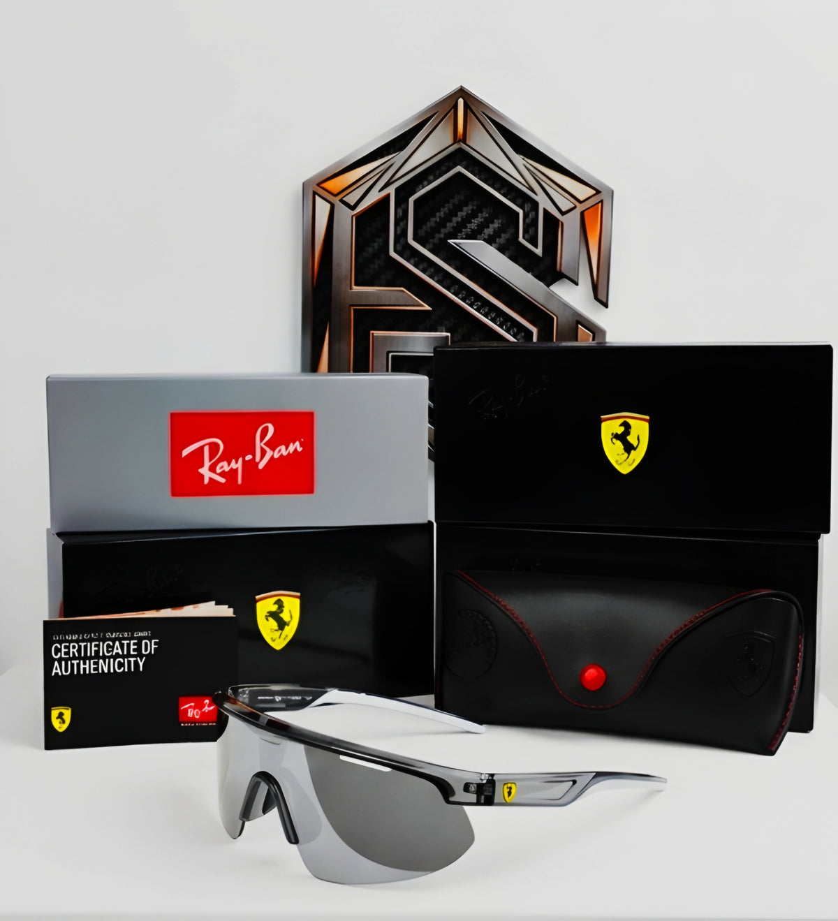 Ray-Ban x Scuderia Ferrari Shield Performance (Edición Humo / Gris Translúcido)