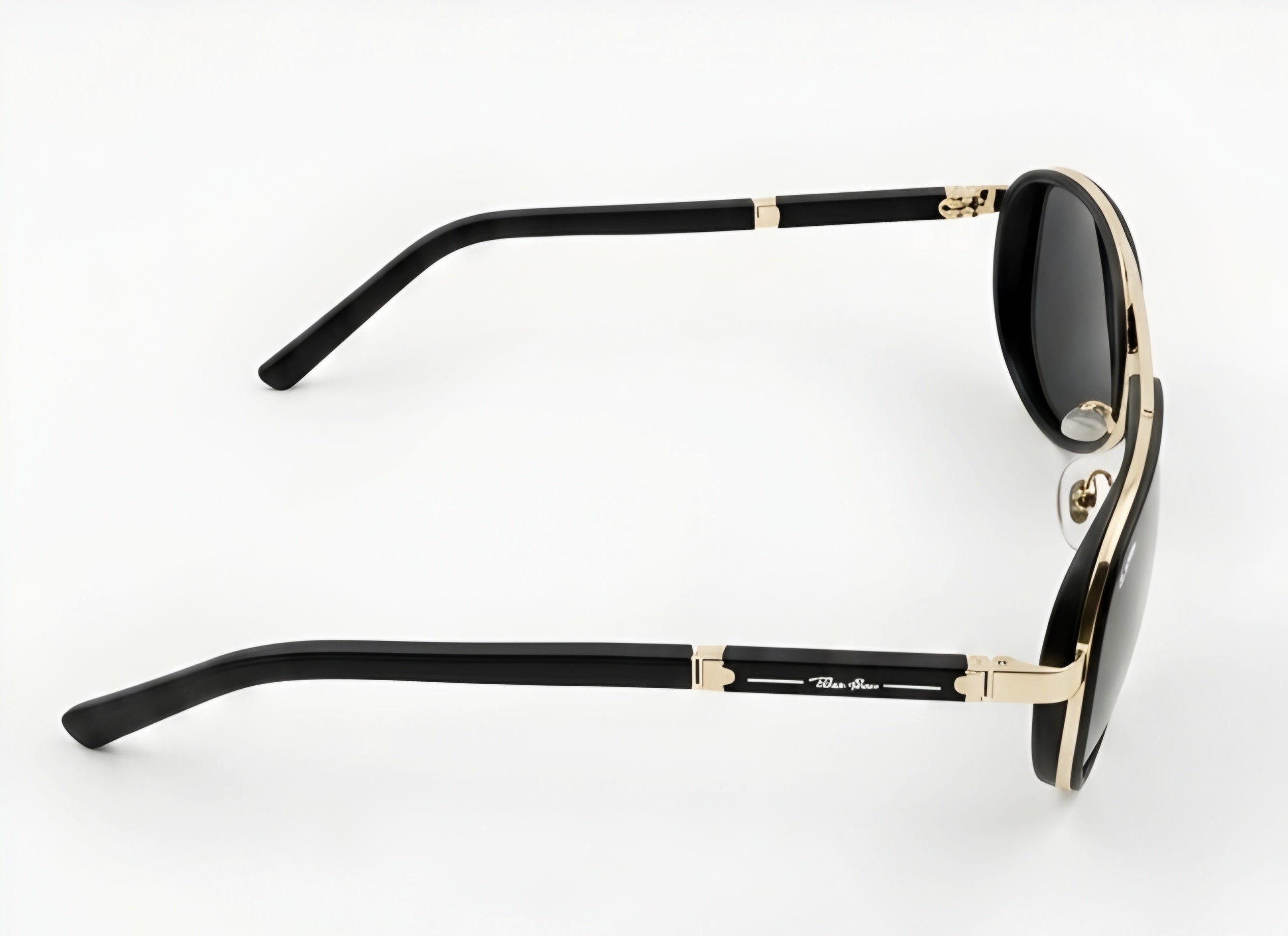 🔥 RAY-BAN RB3683 POLARIZED – BLACK & POLISHED GOLD 🔥