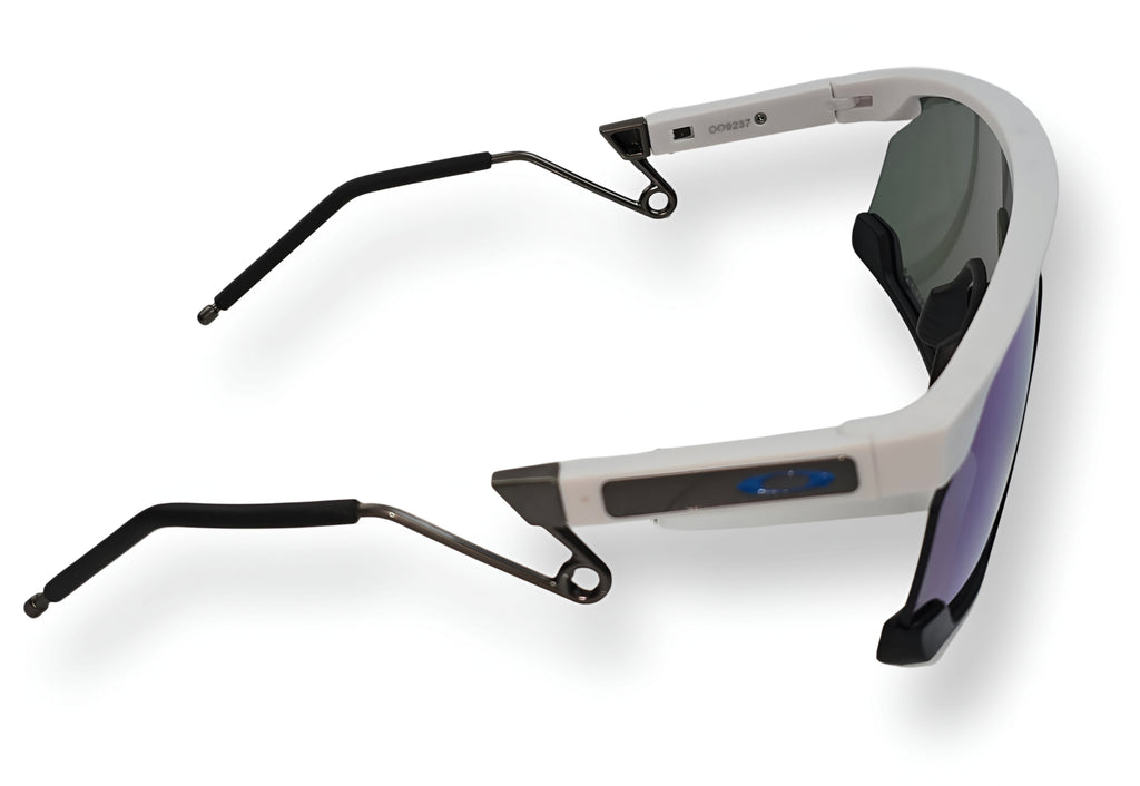 Oakley Kato / Encoder Strike Hybrid Performance – White & Prizm Sapphire Edition