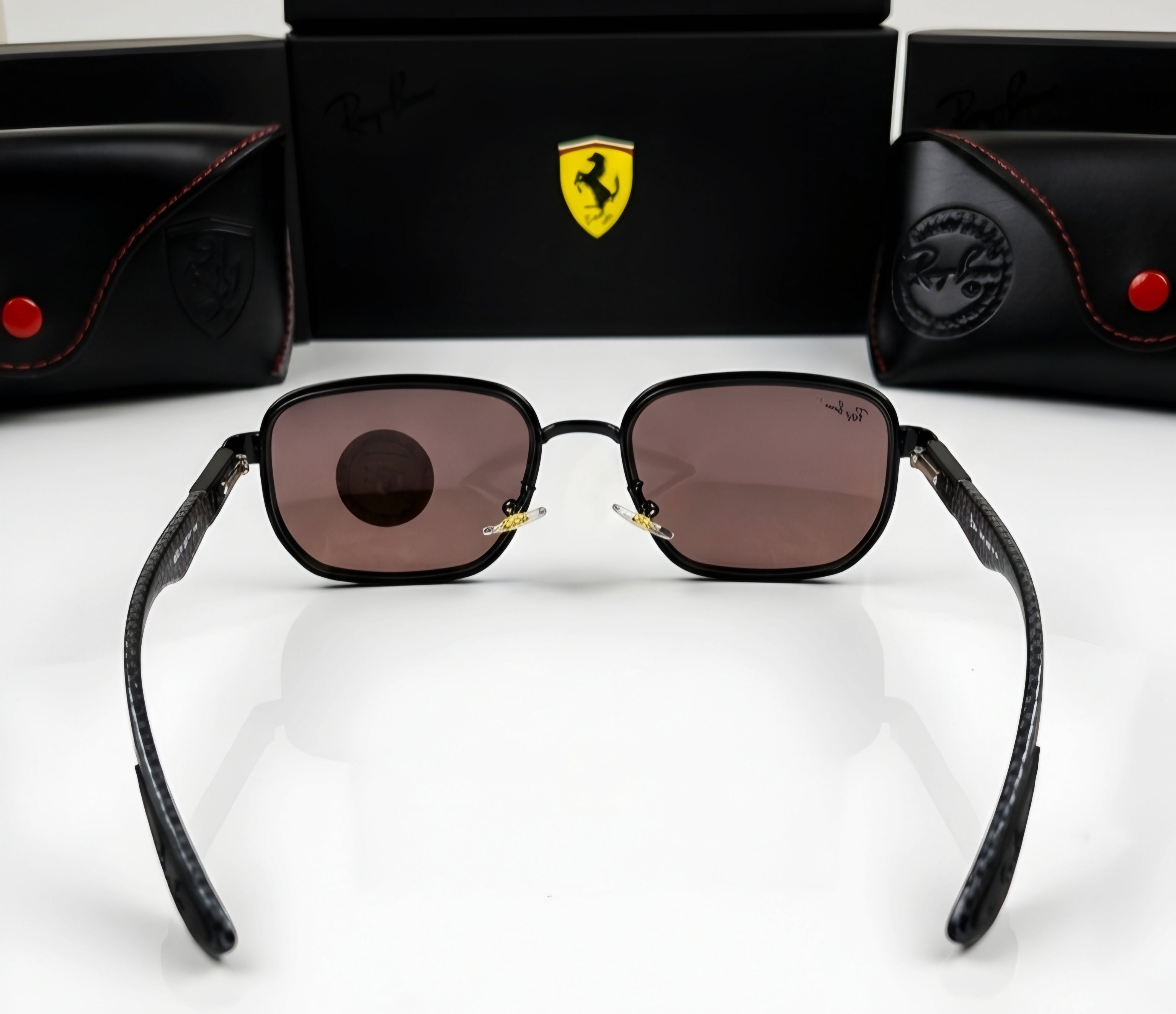 🏎️ Ray-Ban x Scuderia Ferrari (Edición Fibra de Carbono) 🏎️