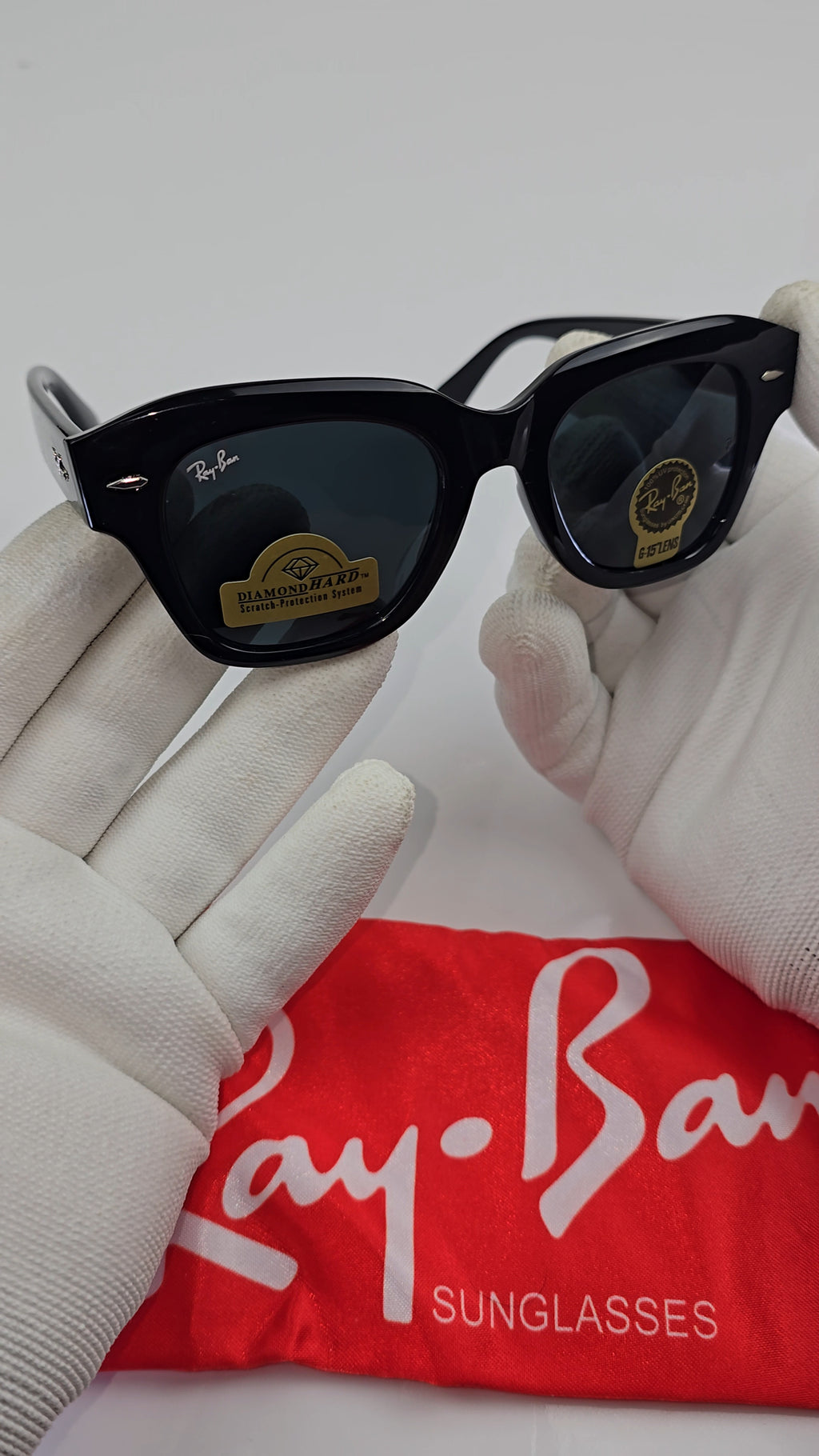 Ray-Ban Street: Estilo Urbano Imparable.